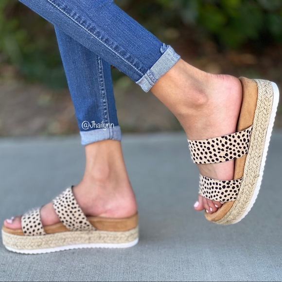 Cheetah Print Espadrille sandal - Picture 3 of 5